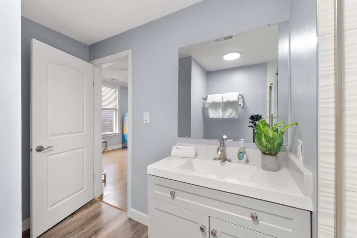 Stylish 2Br Urban Retreat In River West Chicago Exterior photo