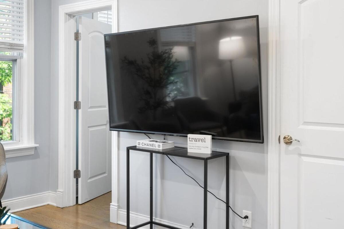 Stylish 2Br Urban Retreat In River West Chicago Exterior photo